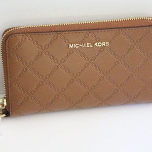 NWT Michaels Kors Large Flat mult Phone Wristlet